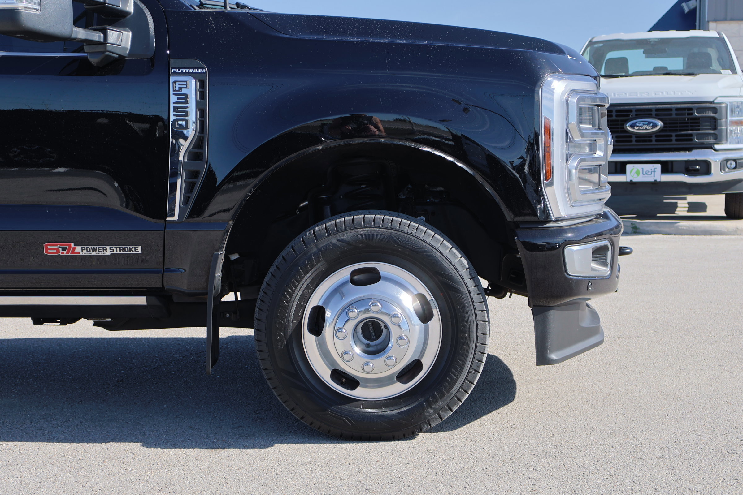 Certified 2025 Ford F350 Platinum w/ Platinum Plus Package image 14