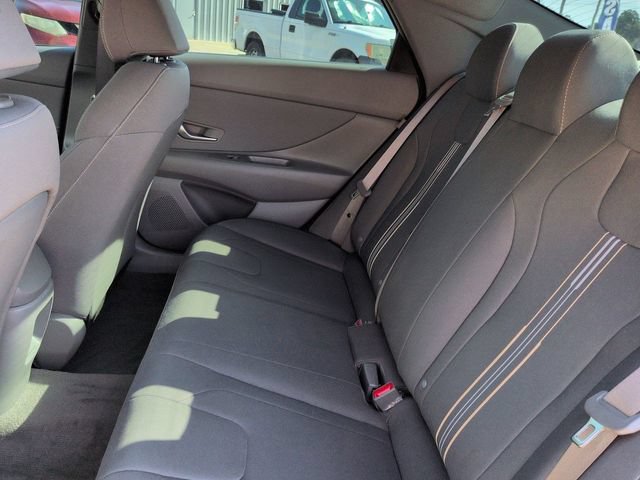 Used 2025 Hyundai Elantra Sport FWD image 13