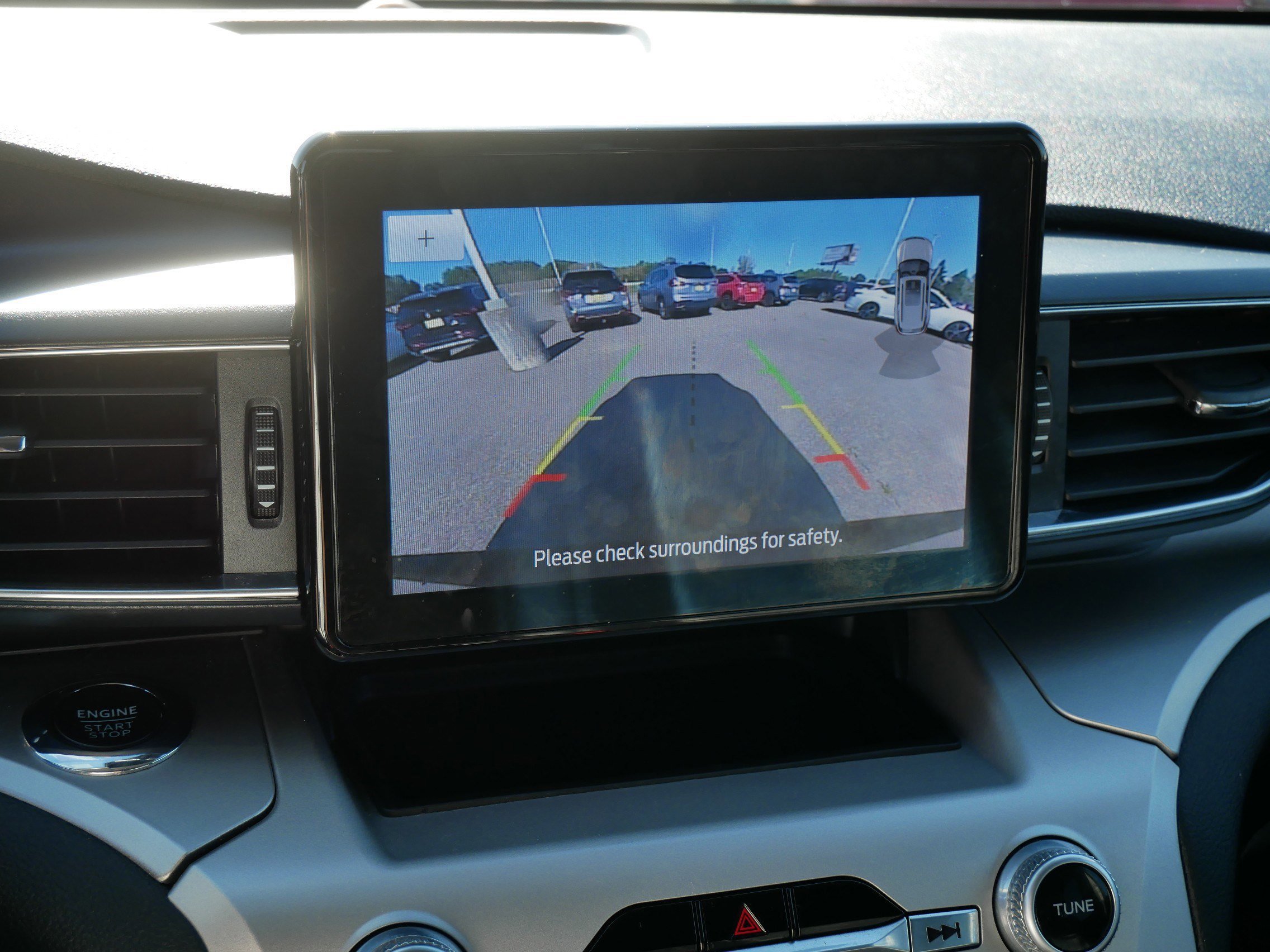 Certified 2022 Ford Explorer XLT w/ Equipment Group 202A image 31