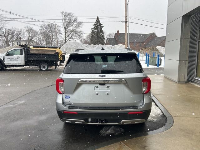 Certified 2023 Ford Explorer XLT w/ Equipment Group 202A image 4