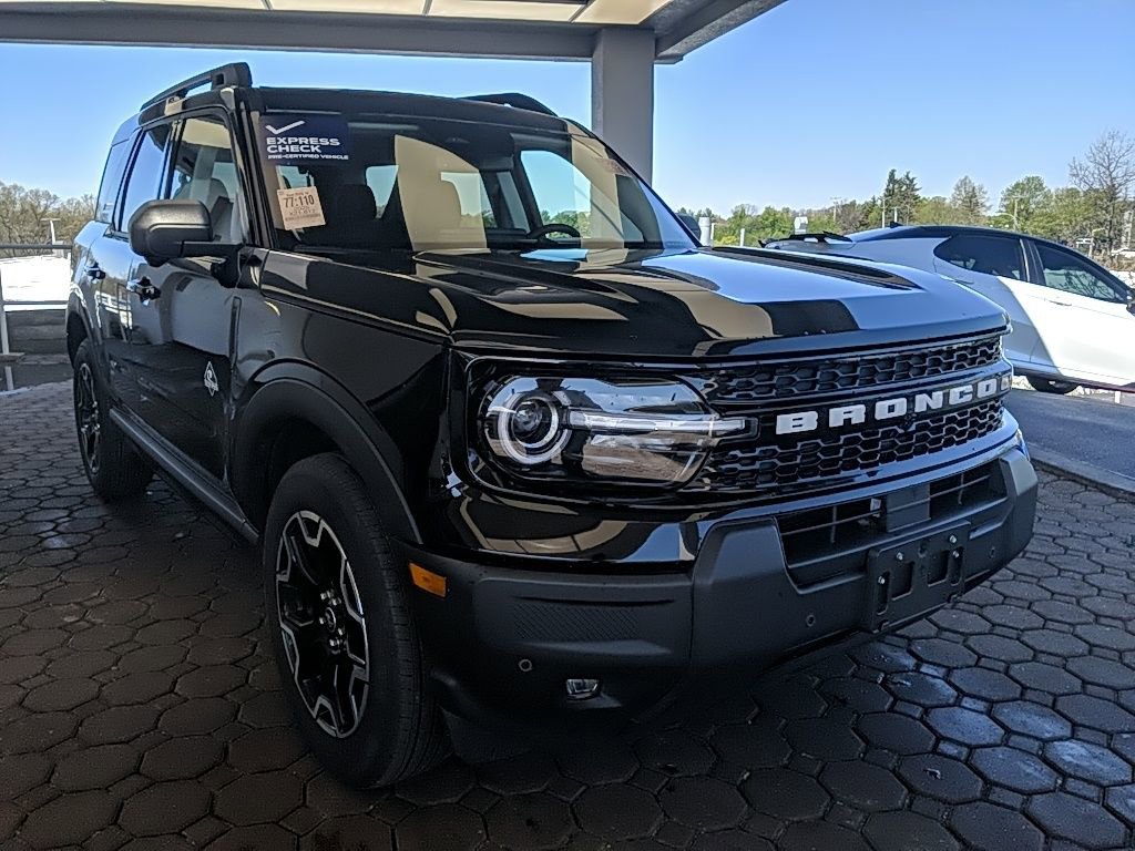 Certified 2025 Ford Bronco Sport Outer Banks w/ Outer Banks Tech Package+ AWD/4WD image 4