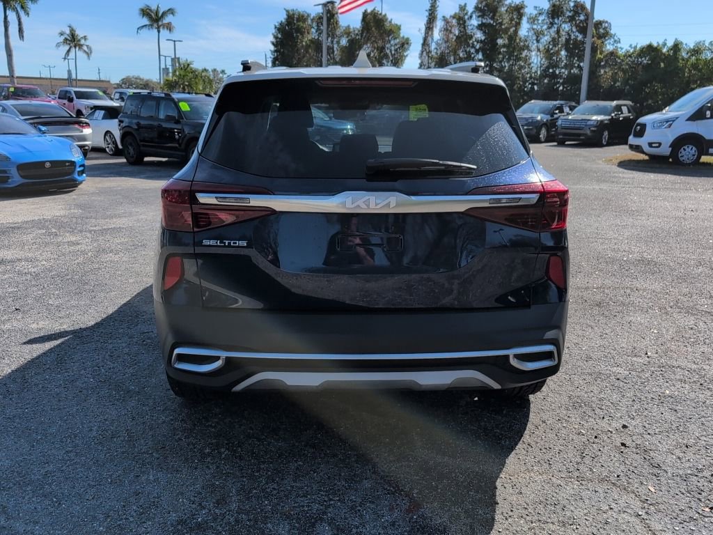 Used 2023 Kia Seltos S w/ Navigation Package image 4