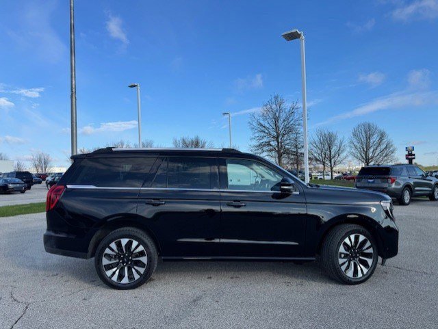 Certified 2025 Ford Expedition Platinum w/ Driver's Package image 6