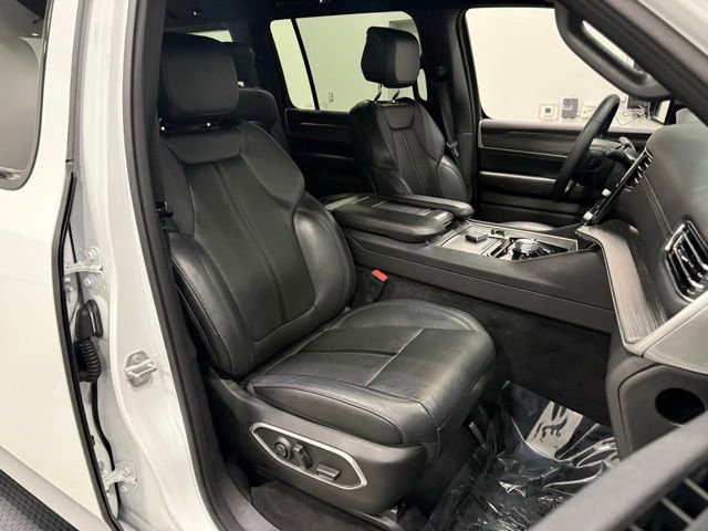 Used 2024 Jeep Wagoneer L Series II w/ Flexible Seating Group AWD/4WD image 41