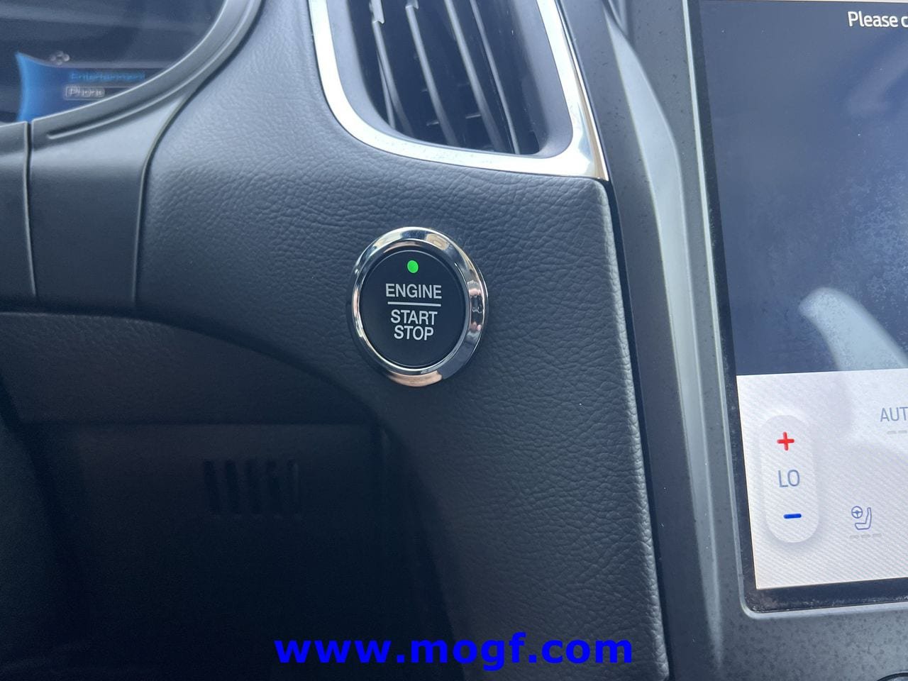 Certified 2024 Ford Edge Titanium AWD/4WD image 9