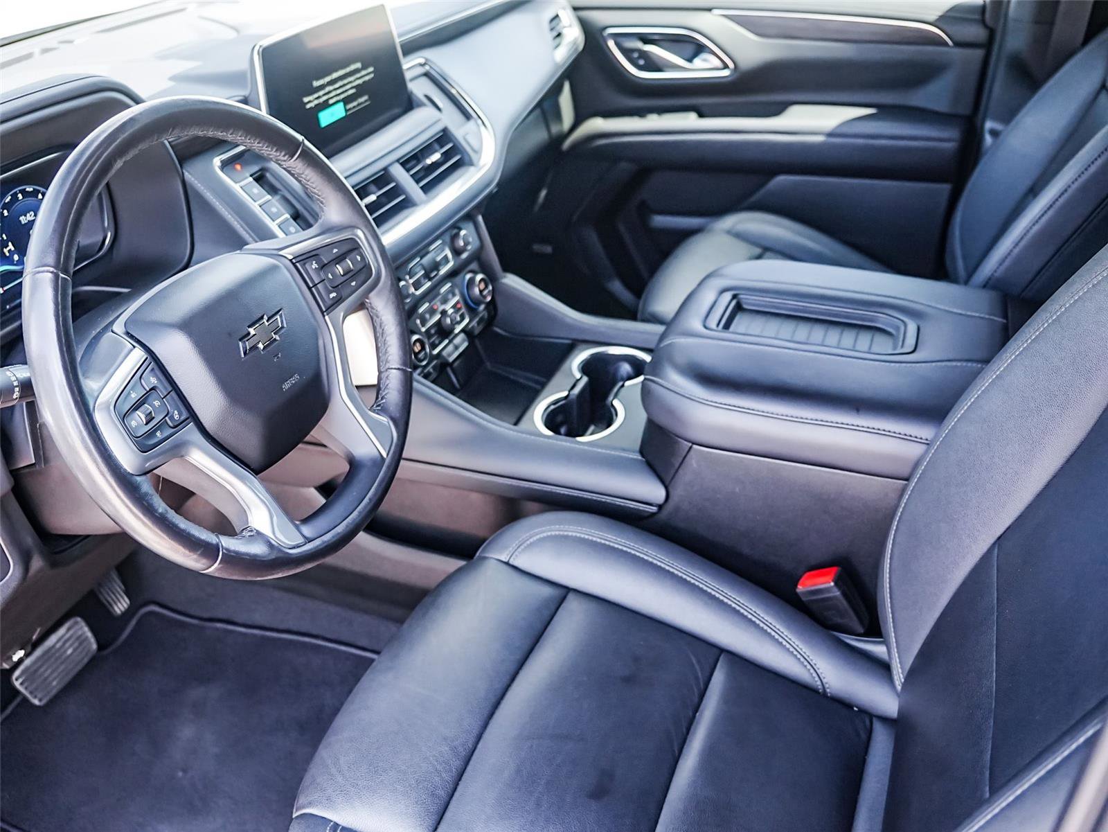 Used 2022 Chevrolet Tahoe Z71 w/ Luxury Package AWD/4WD image 10