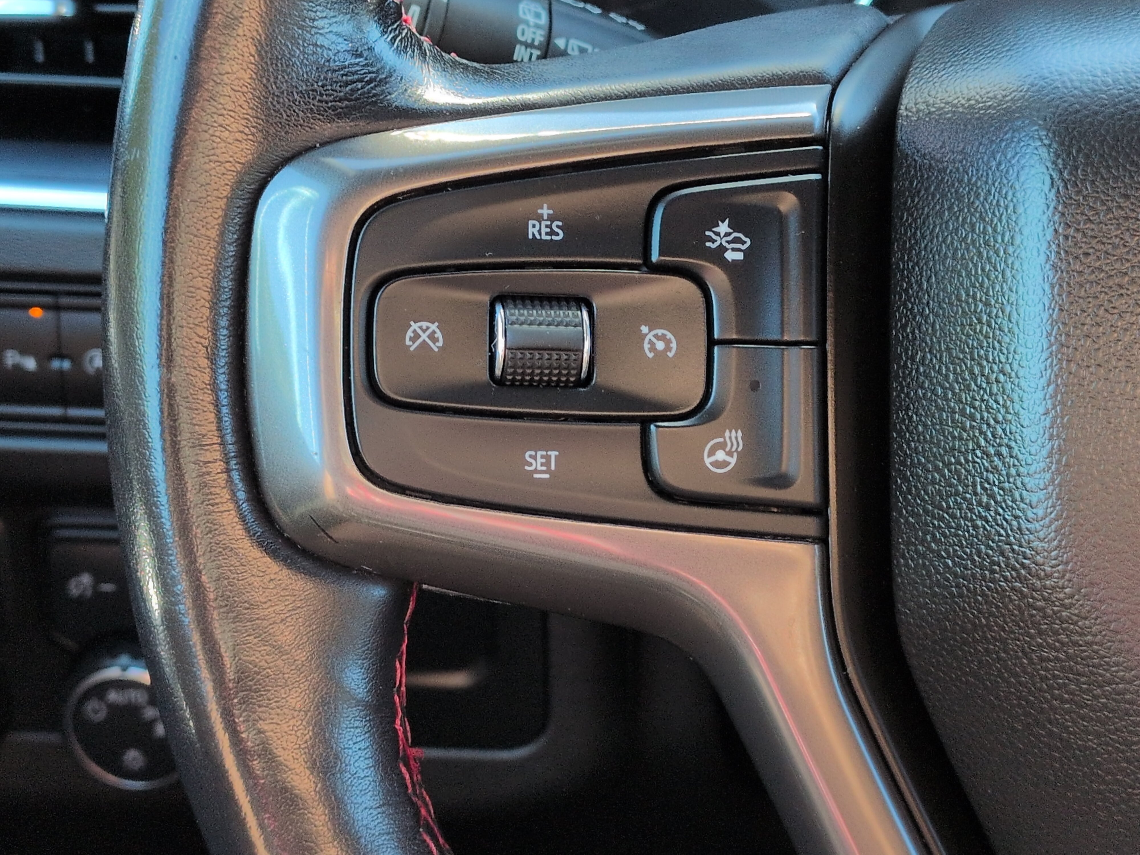 Used 2021 Chevrolet Tahoe RST w/ Luxury Package AWD/4WD image 24