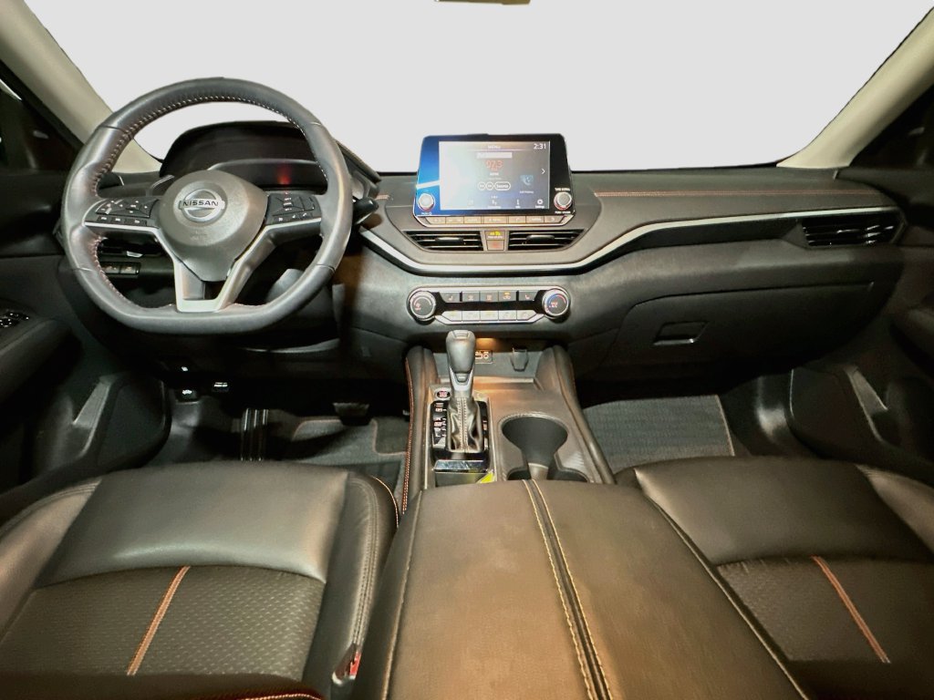 Used 2022 Nissan Altima 2.0 SR FWD image 12
