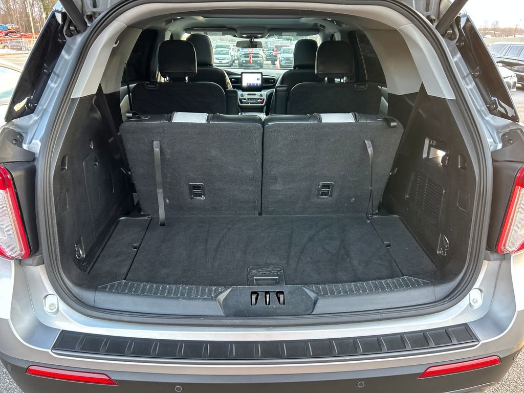 Certified 2021 Ford Explorer XLT w/ Equipment Group 202A image 29