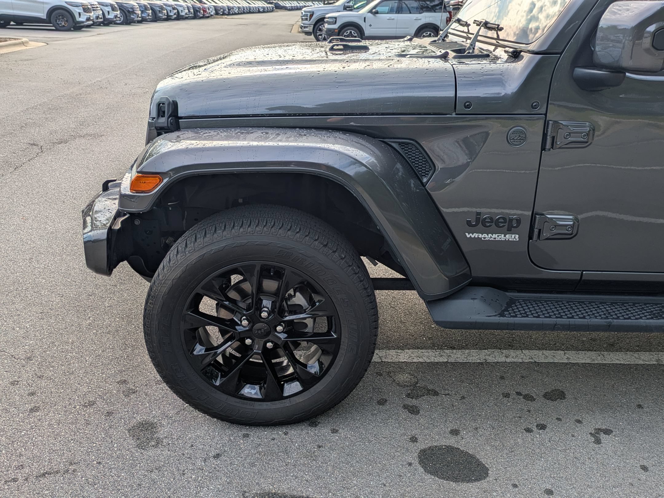 Used 2021 Jeep Wrangler Unlimited Sahara AWD/4WD image 11