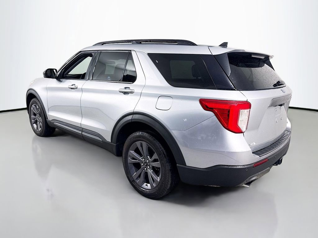 Certified 2023 Ford Explorer XLT w/ Equipment Group 202A AWD/4WD image 9