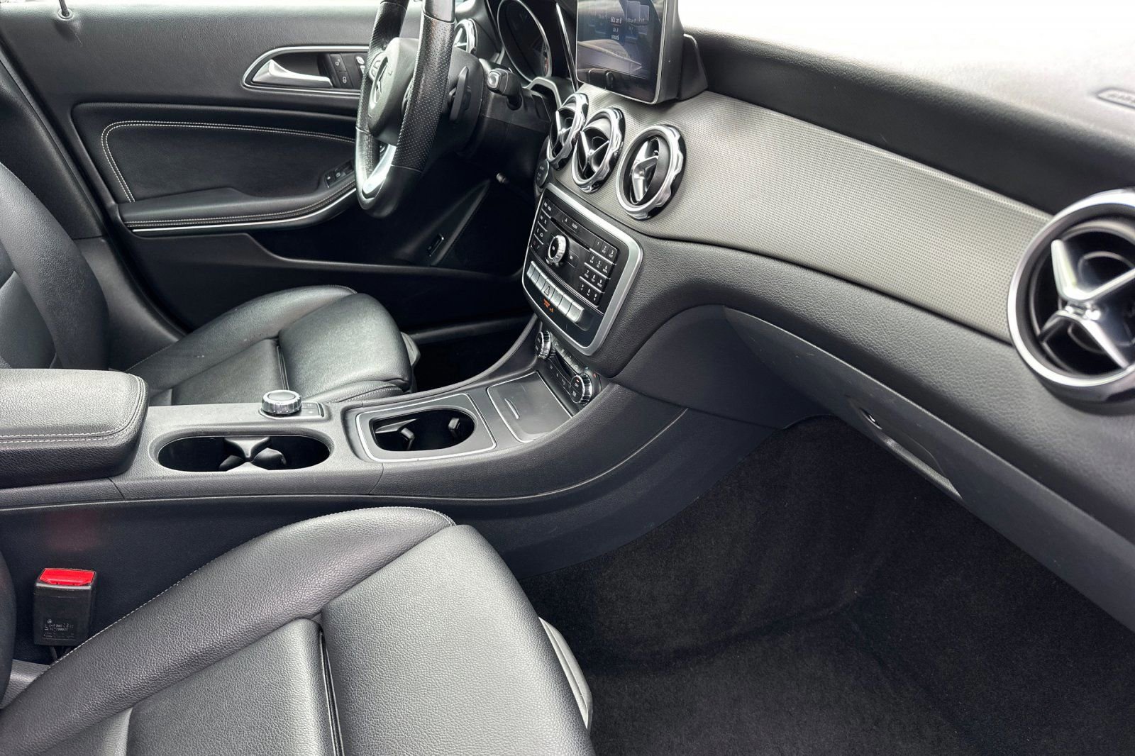 Used 2019 Mercedes-Benz GLA 250 image 18