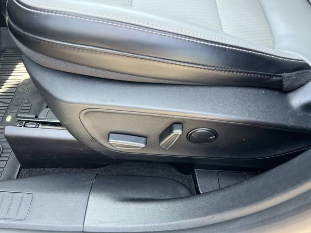 Certified 2025 Ford Escape SE FWD image 35