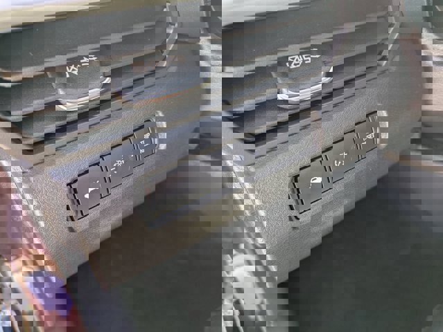 Used 2024 Nissan Altima 2.5 SV image 14