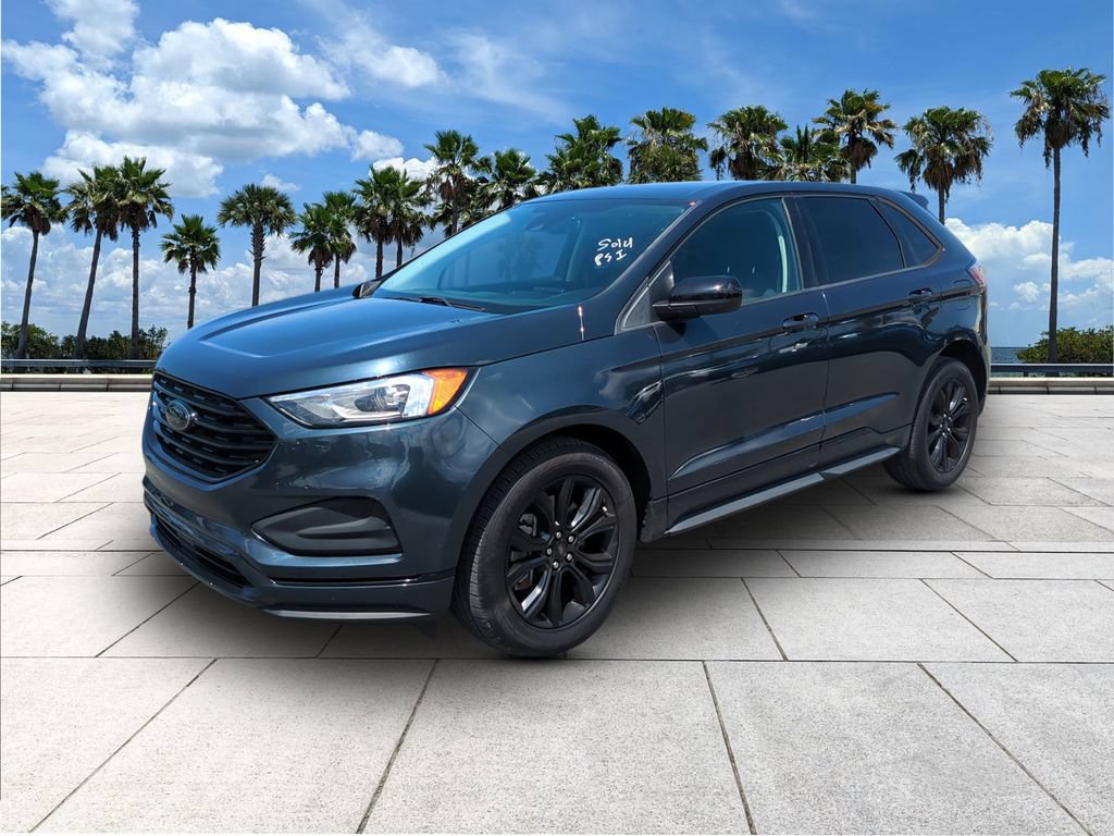Certified 2022 Ford Edge SE w/ Black Appearance Package AWD/4WD image 3