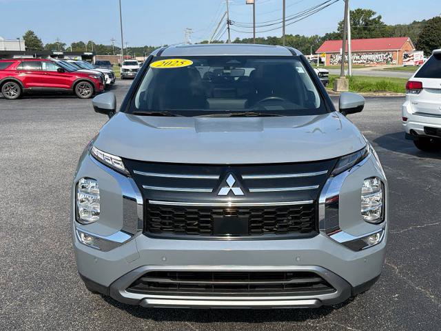Used 2025 Mitsubishi Outlander SE FWD image 8