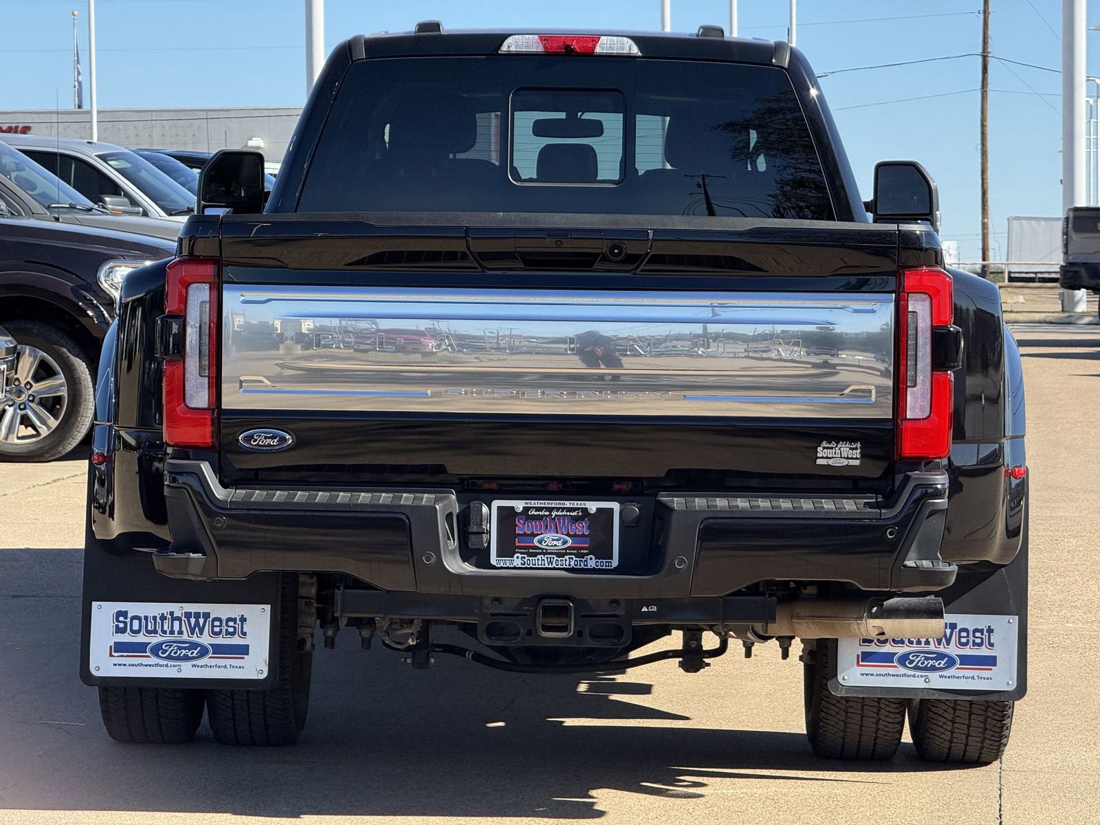 Certified 2025 Ford F350 Platinum w/ Platinum Plus Package image 5