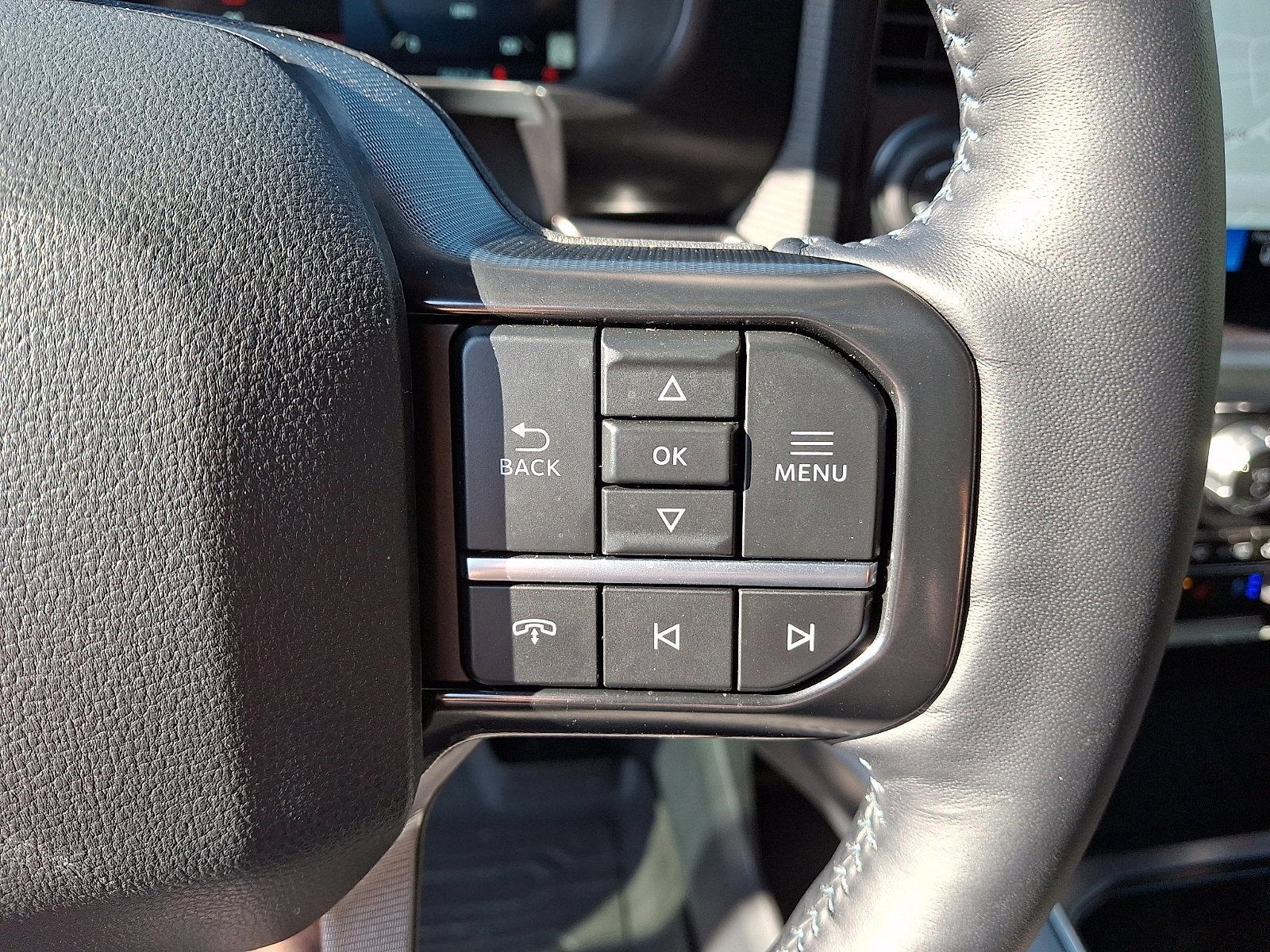 Certified 2025 Ford F150 Platinum w/ Equipment Group 702A High AWD/4WD image 24