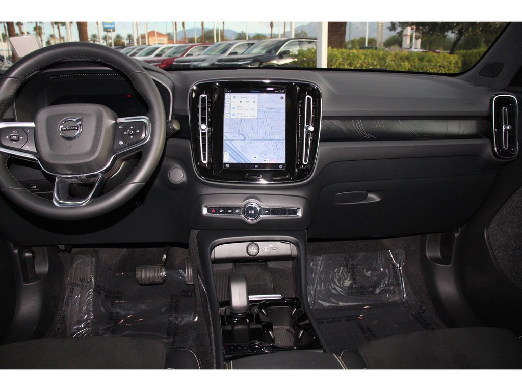 Used 2023 Volvo C40 P8 Recharge Plus image 16