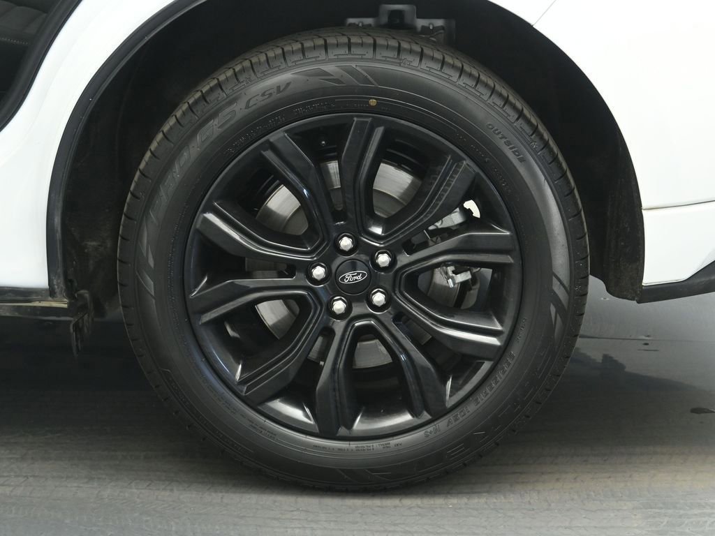 Certified 2023 Ford Edge SE w/ Black Appearance Package image 48