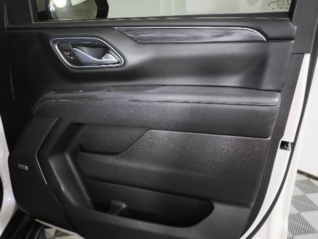 Used 2023 GMC Yukon XL SLT w/ SLT Premium Package AWD/4WD image 28