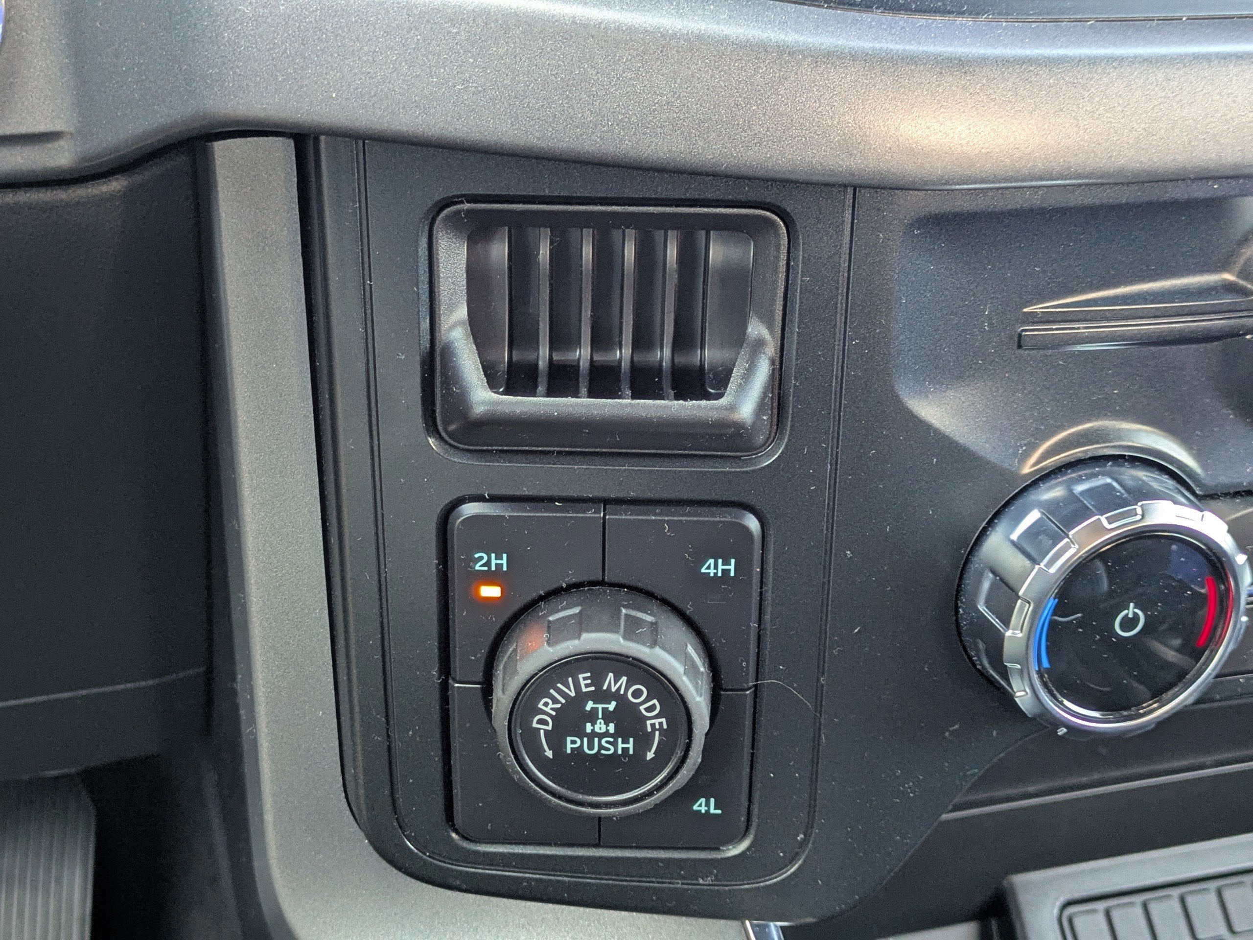 Certified 2025 Ford F150 XLT w/ Equipment Group 302A MID image 26