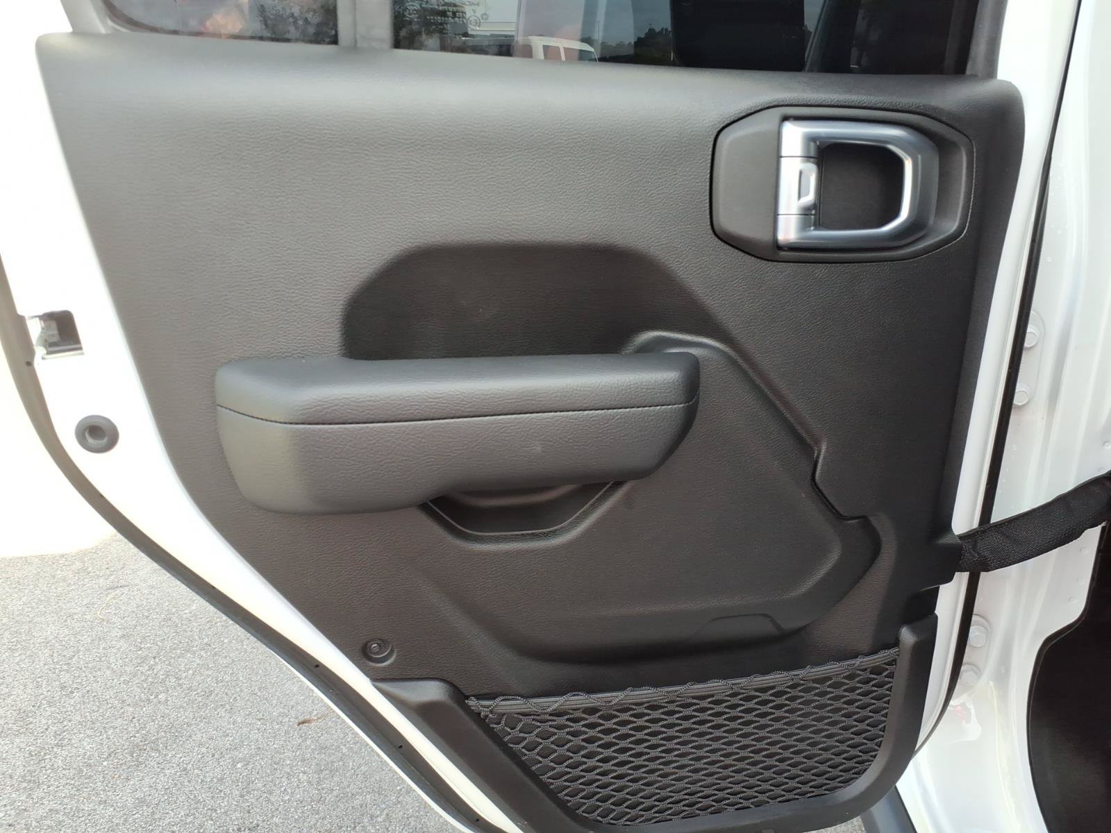 Used 2025 Jeep Gladiator Sport AWD/4WD image 13