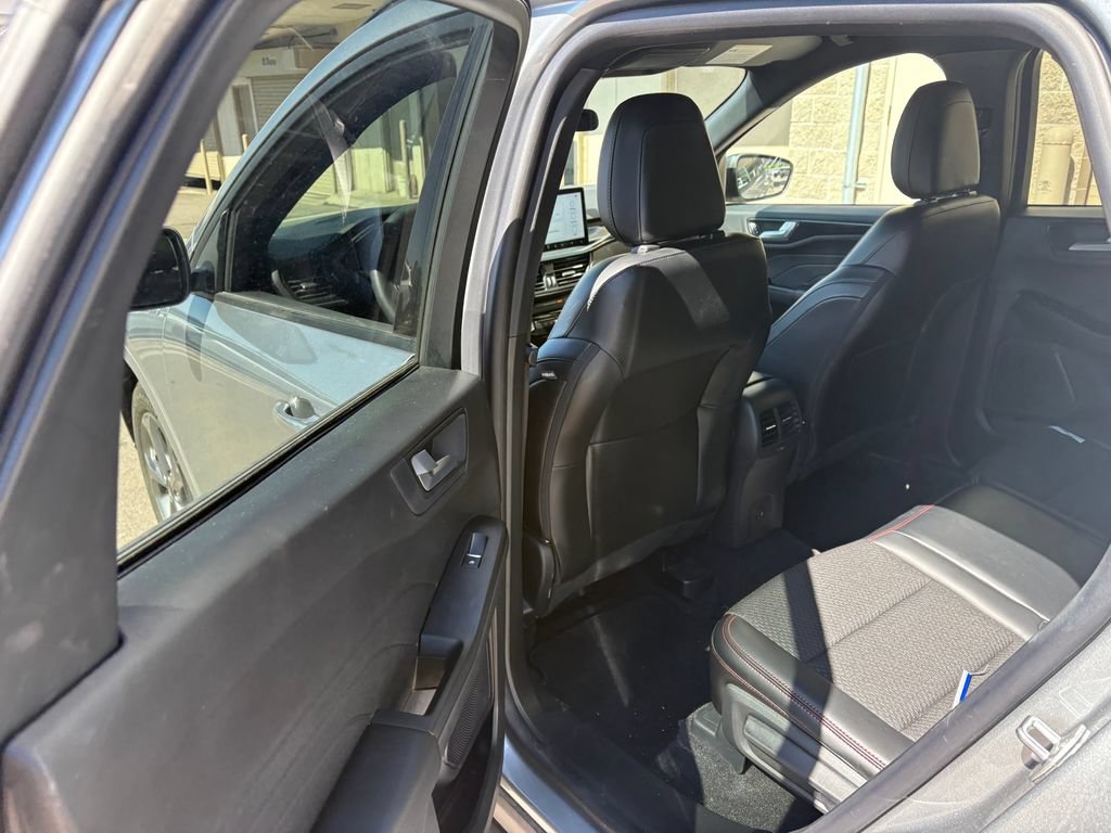 Certified 2024 Ford Escape ST-Line w/ Tech Pack #1 AWD/4WD image 27