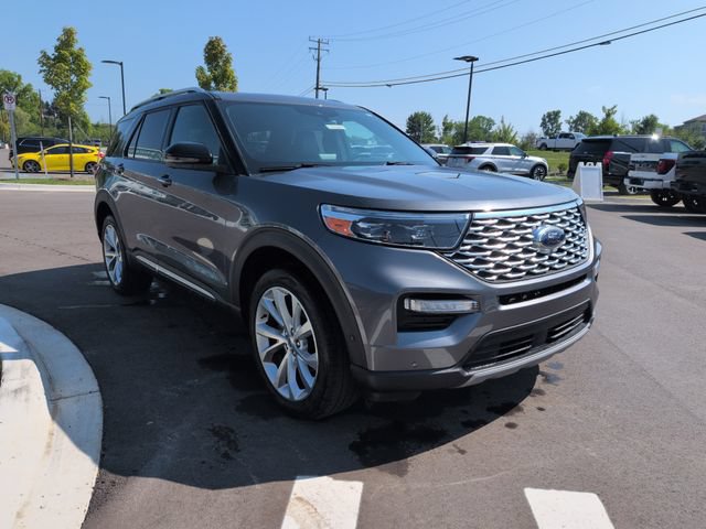 Certified 2022 Ford Explorer Platinum w/ Equipment Group 601A AWD/4WD image 7