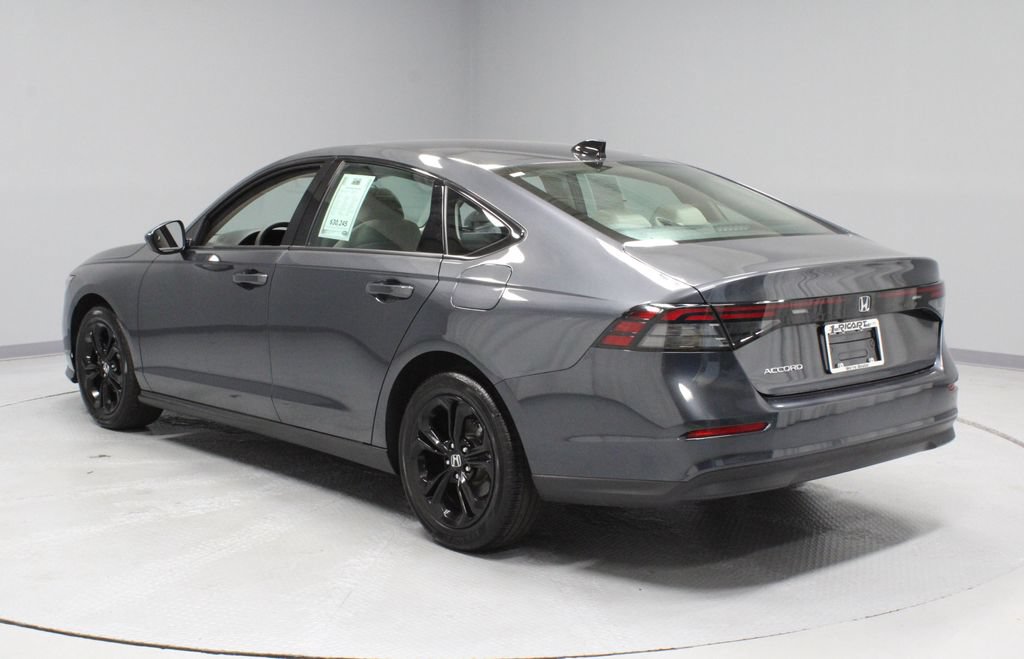 Used 2025 Honda Accord SE image 8