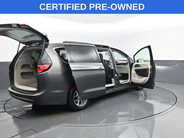 Used 2023 Chrysler Pacifica Touring-L FWD image 32