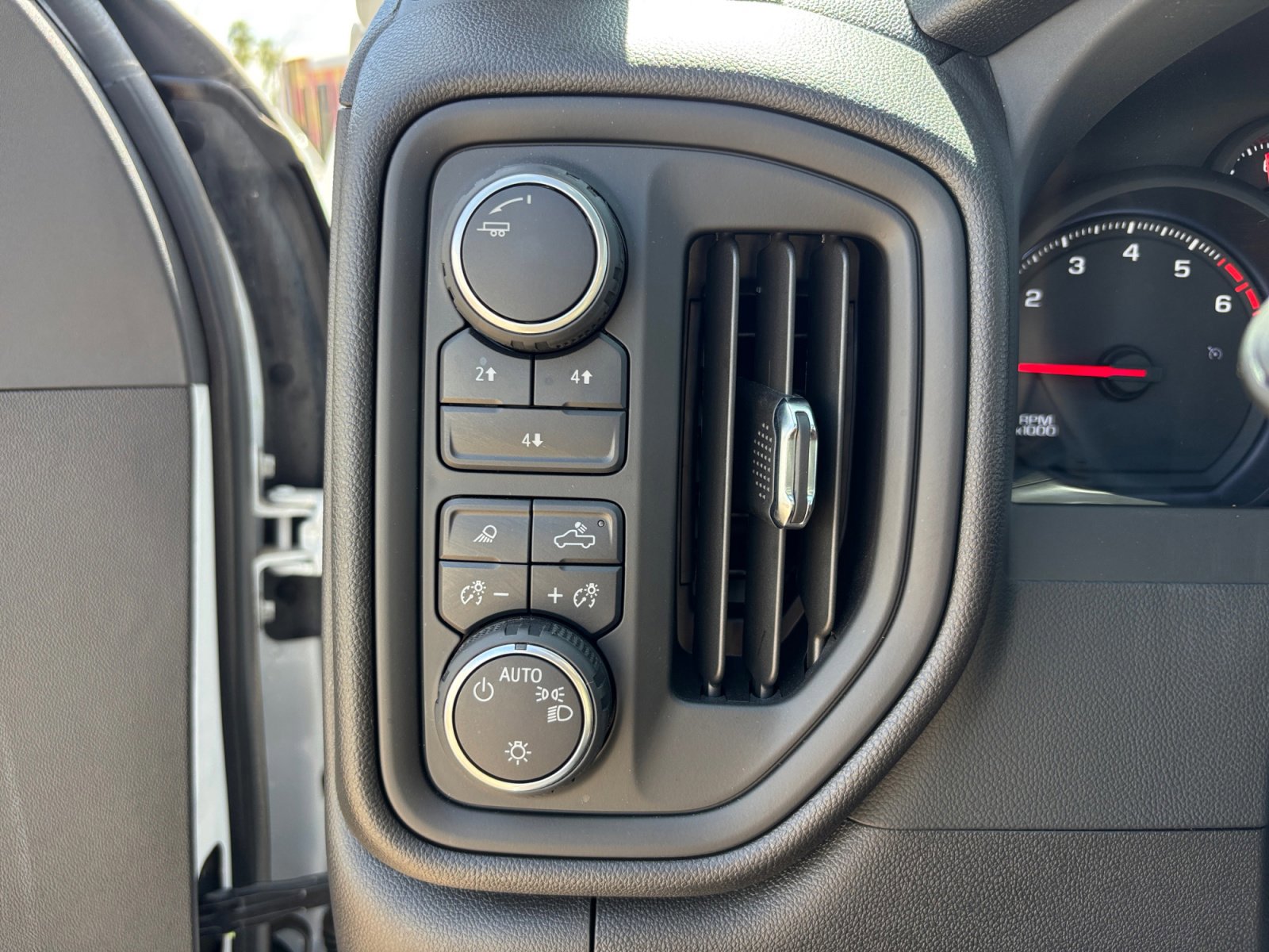 Used 2025 Chevrolet Silverado 2500 W/T w/ WT Convenience Package image 14