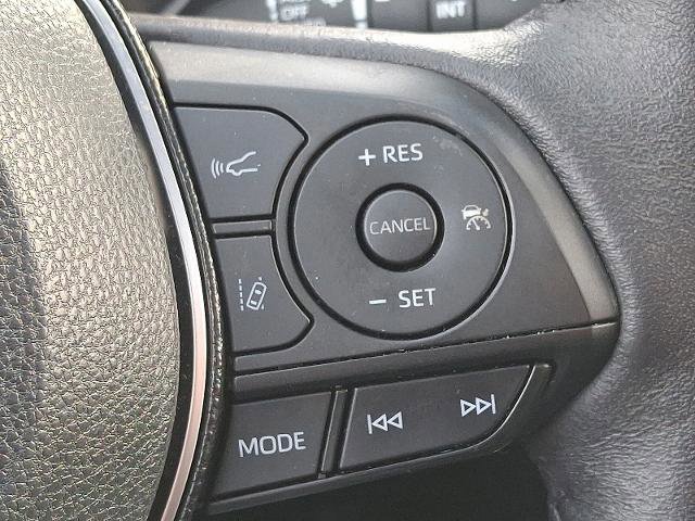 Used 2021 Toyota RAV4 XLE w/ Convenience Package image 23