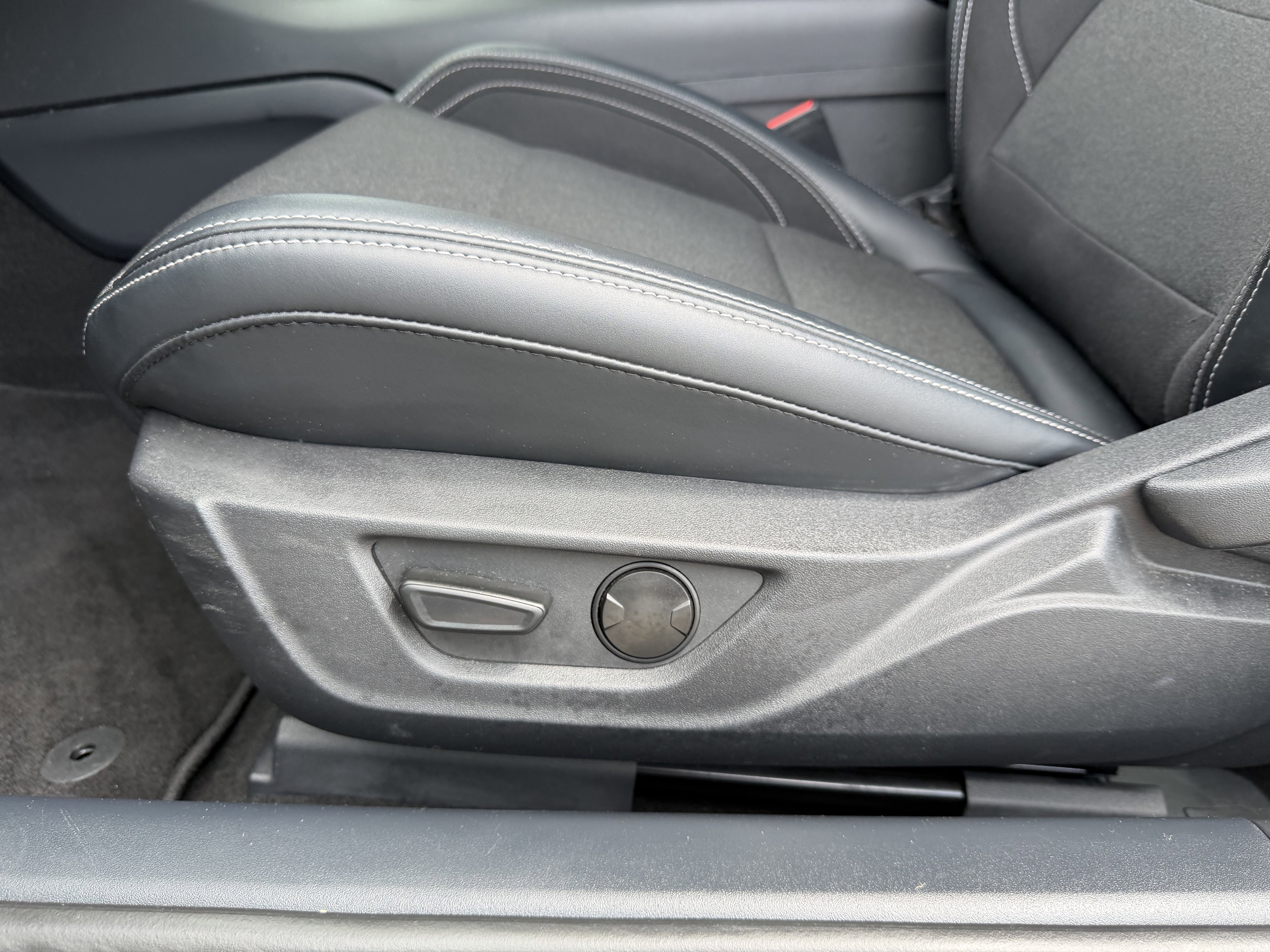 Certified 2024 Ford Mustang Coupe RWD image 28