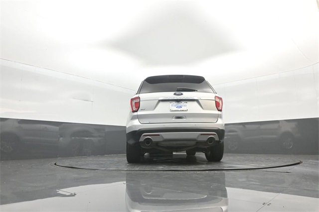 Certified 2017 Ford Explorer XLT w/ Equipment Group 201A image 33