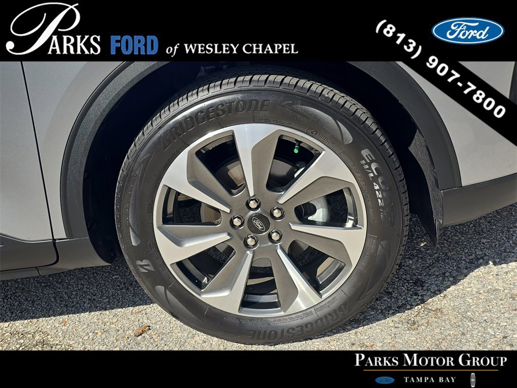 Certified 2023 Ford Escape Platinum w/ Class II Trailer Tow Package image 34