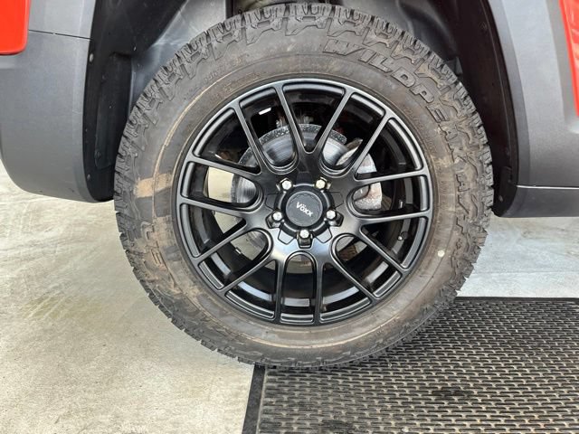 Used 2018 Jeep Renegade Trailhawk w/ UConnect 8.4 Nav Group AWD/4WD image 10