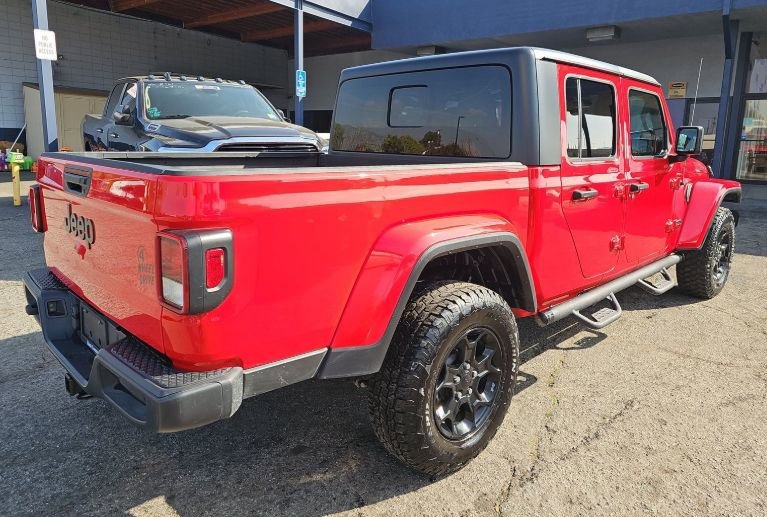 Used 2023 Jeep Gladiator Willys image 3