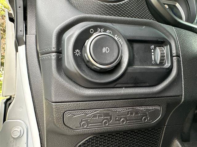 Used 2024 Jeep Wrangler Unlimited Rubicon AWD/4WD image 21