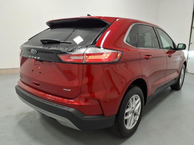 Certified 2022 Ford Edge SEL w/ Convenience Package AWD/4WD image 3