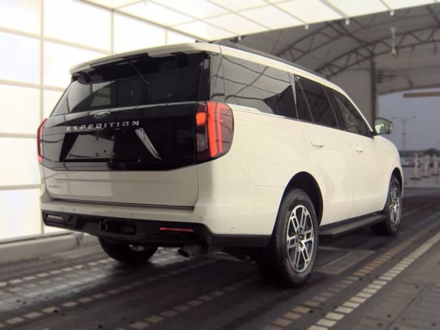 Certified 2025 Ford Expedition Active AWD/4WD image 6