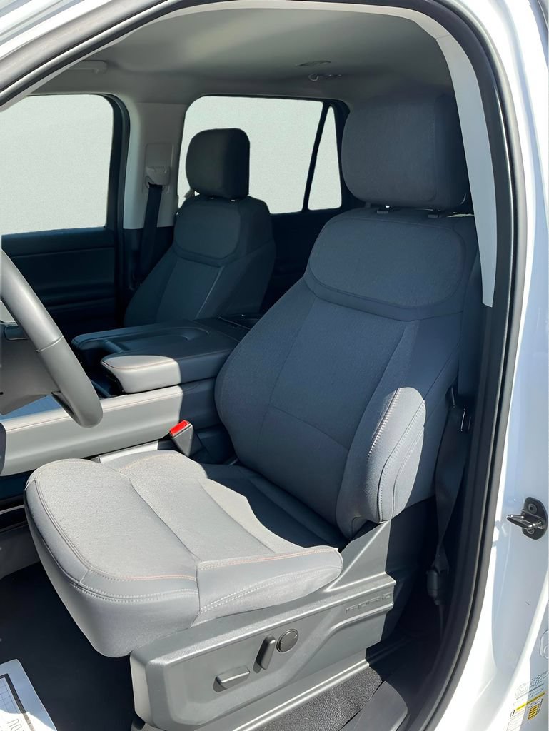 Certified 2025 Ford Expedition Active AWD/4WD image 31