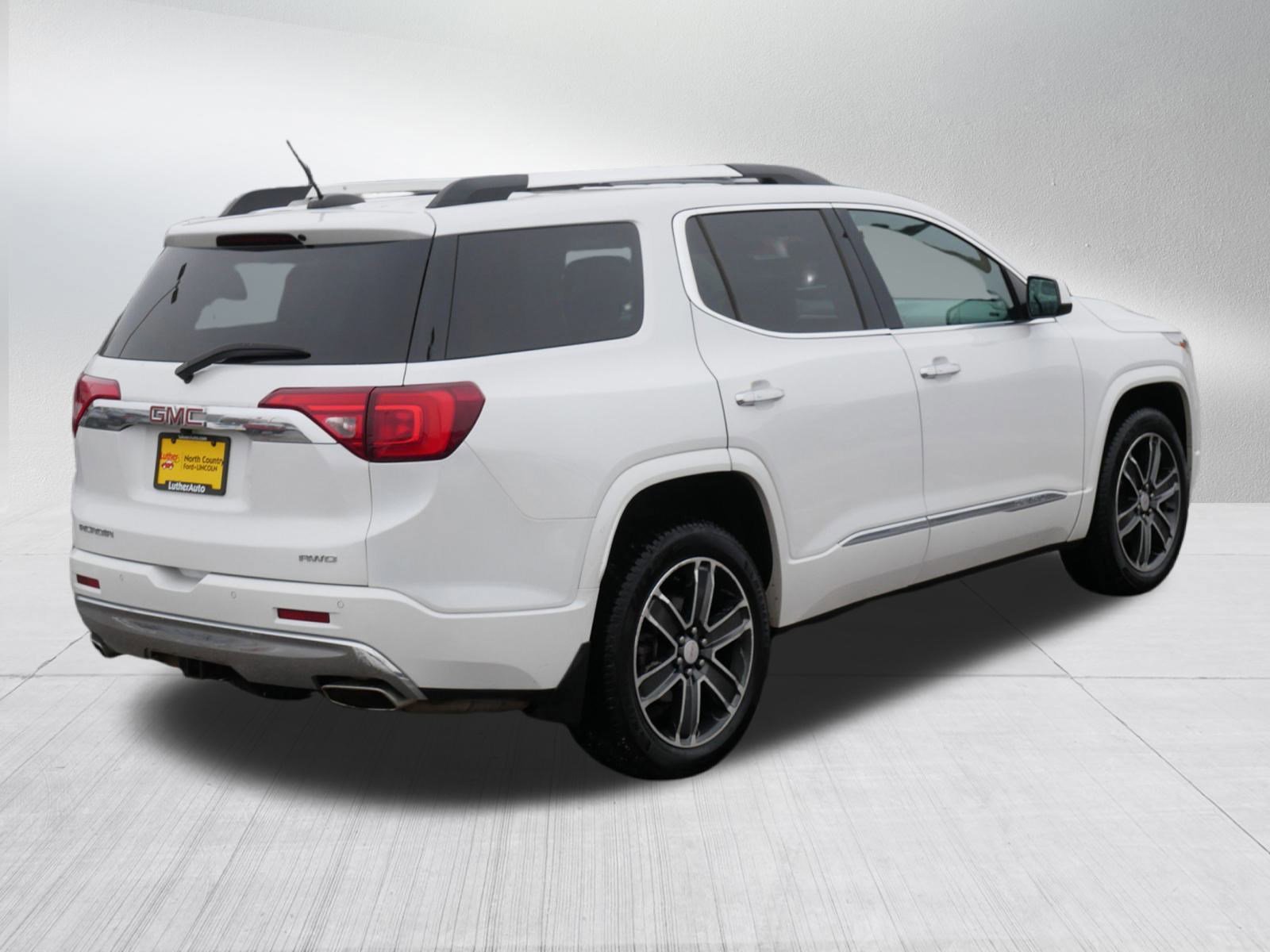 Used 2018 GMC Acadia Denali w/ Technology Package image 5