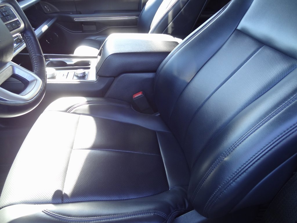 Certified 2024 Ford Expedition XLT image 6