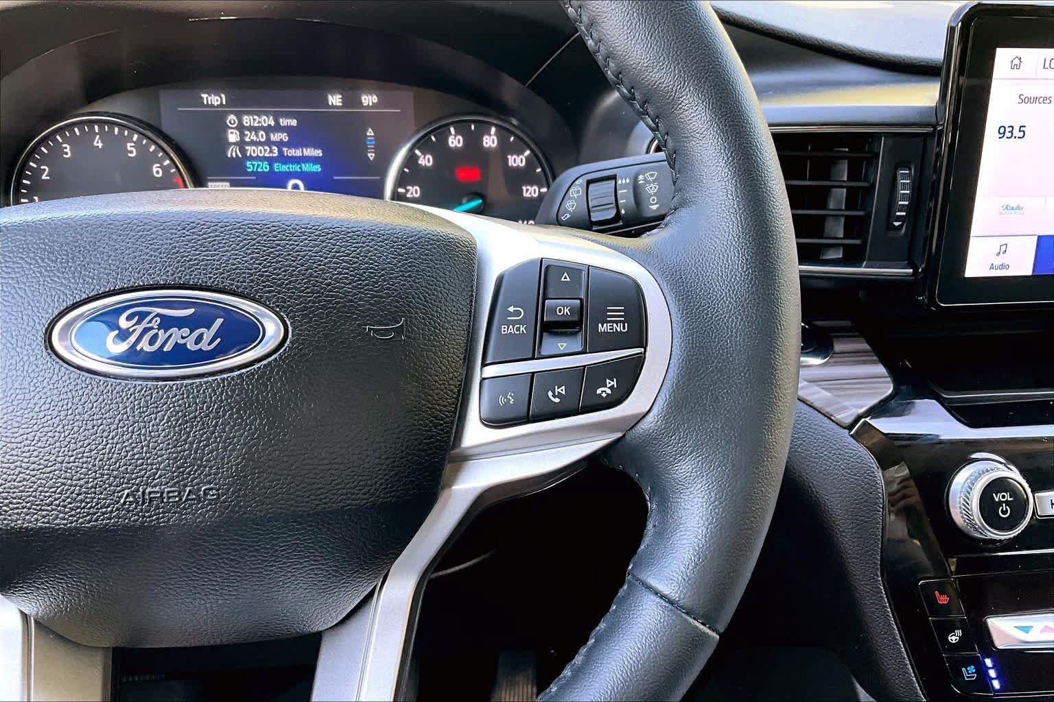 Certified 2023 Ford Explorer Limited w/ Hybrid Equipment Group 310A AWD/4WD image 25