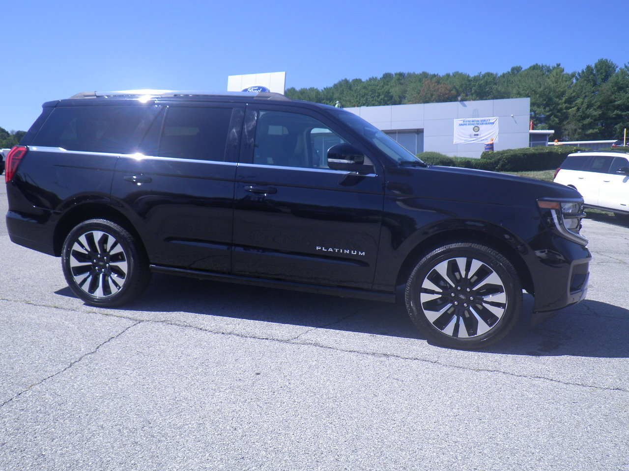 Certified 2026 Ford Expedition Platinum w/ Driver's Package AWD/4WD image 7