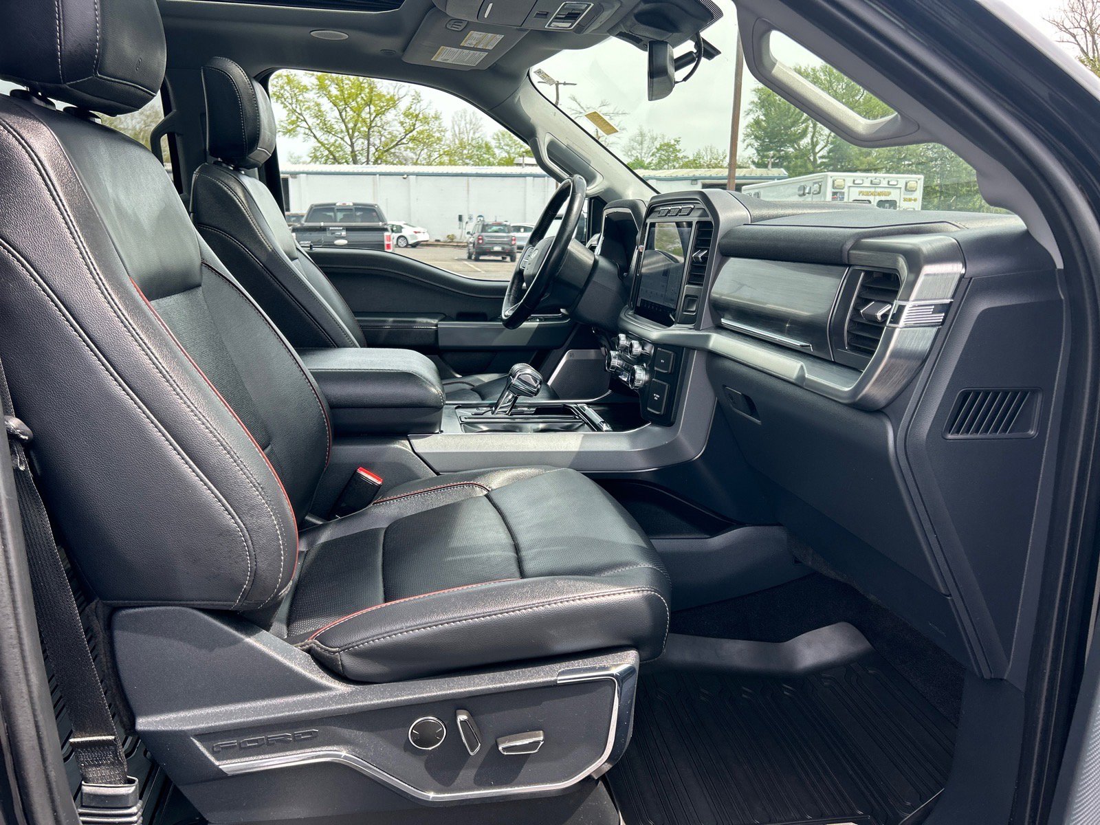 Certified 2023 Ford F150 Lariat w/ Equipment Group 502A High image 17