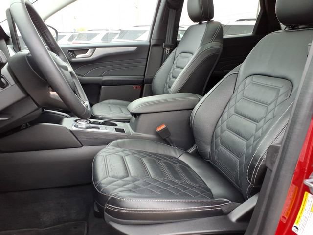 Certified 2024 Ford Escape Platinum w/ Premium Technology Package AWD/4WD image 16