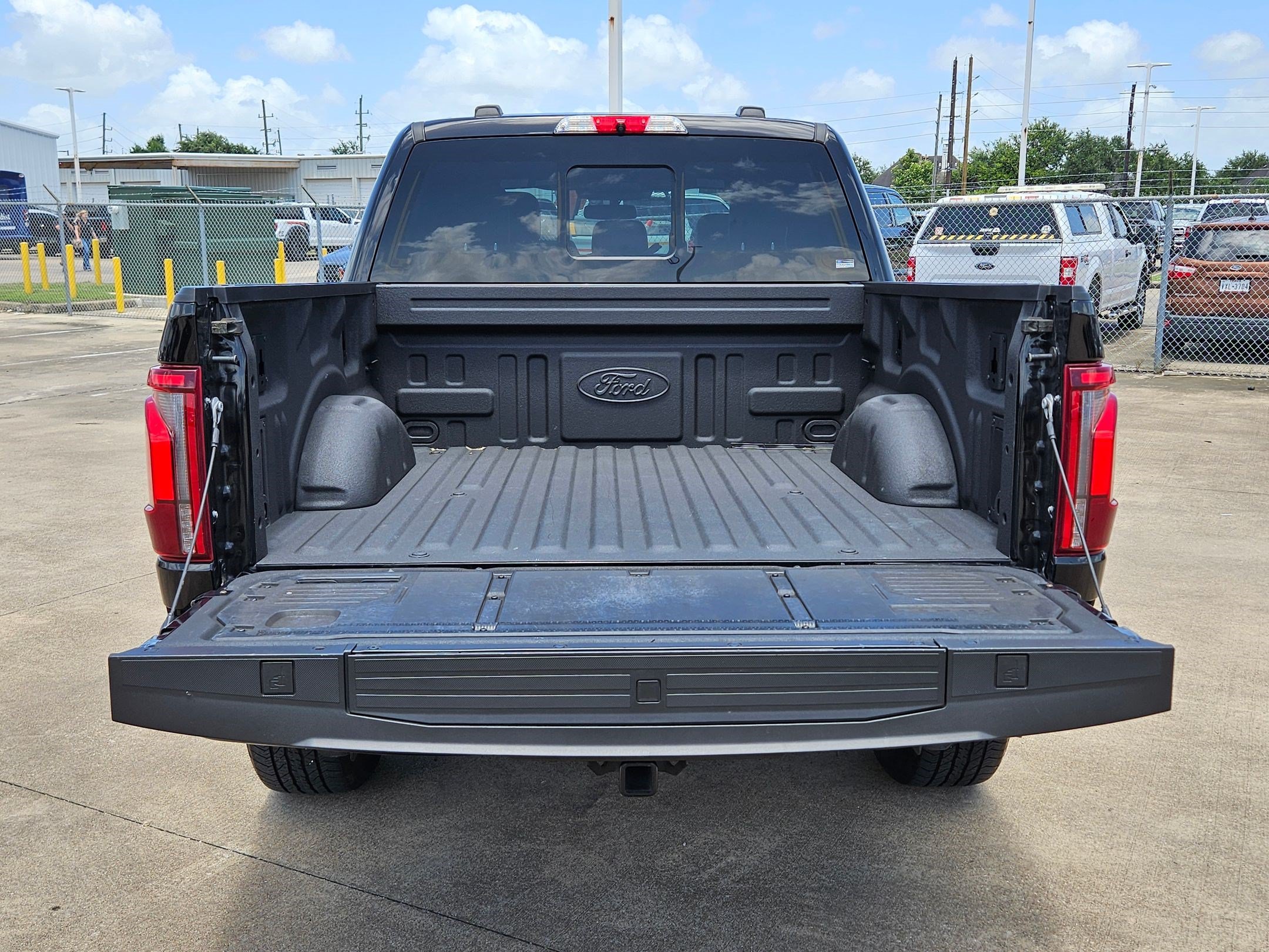 Certified 2024 Ford F150 Platinum w/ FX4 Off-Road Package AWD/4WD image 31