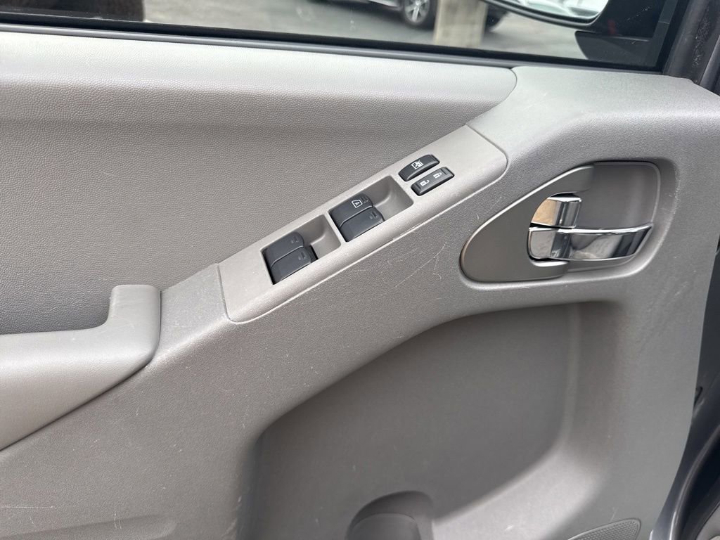 Used 2020 Nissan Frontier SV image 22